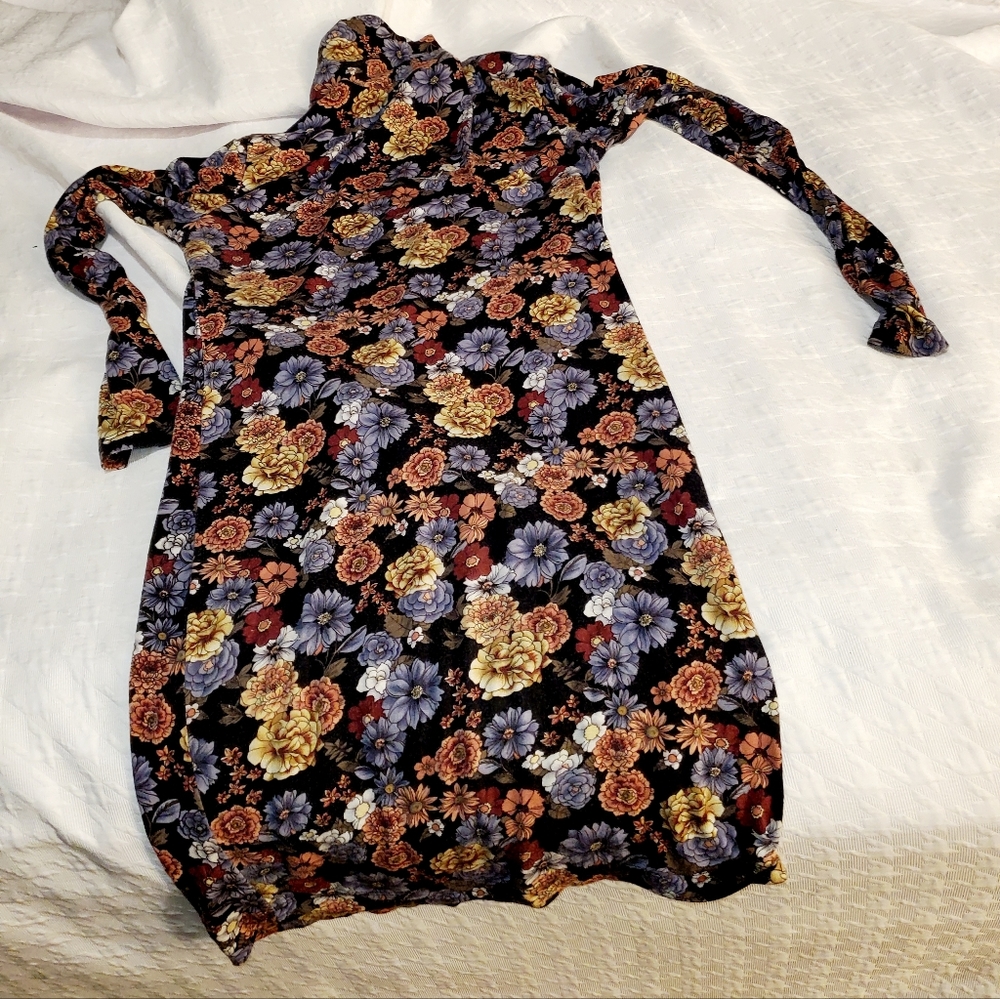 Dress - Picture 9 of 9